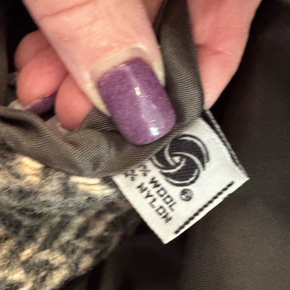 Vintage Gray and cream Herringbone Wool Coat - Picture 7 of 9